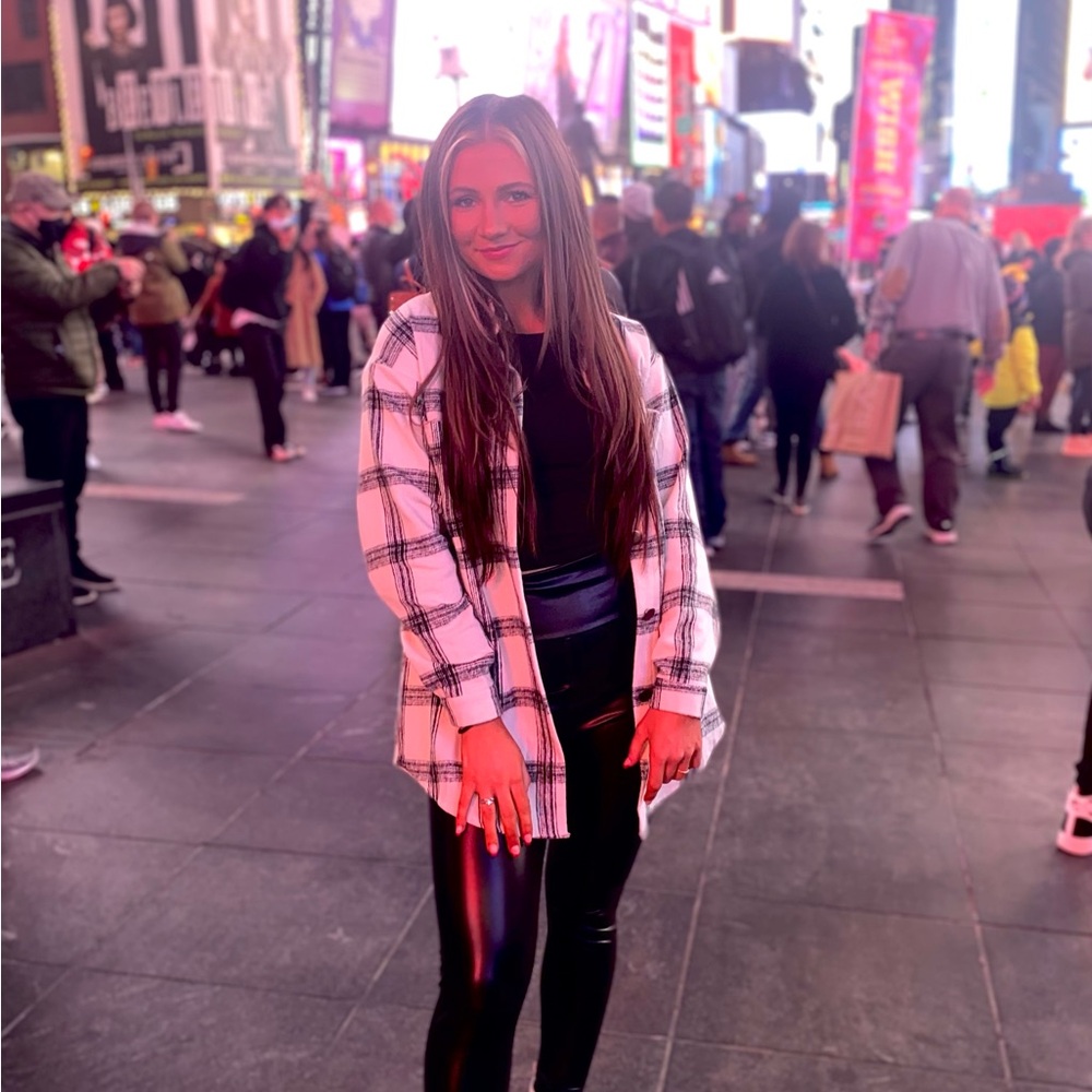Meet your Posher, Alyssa